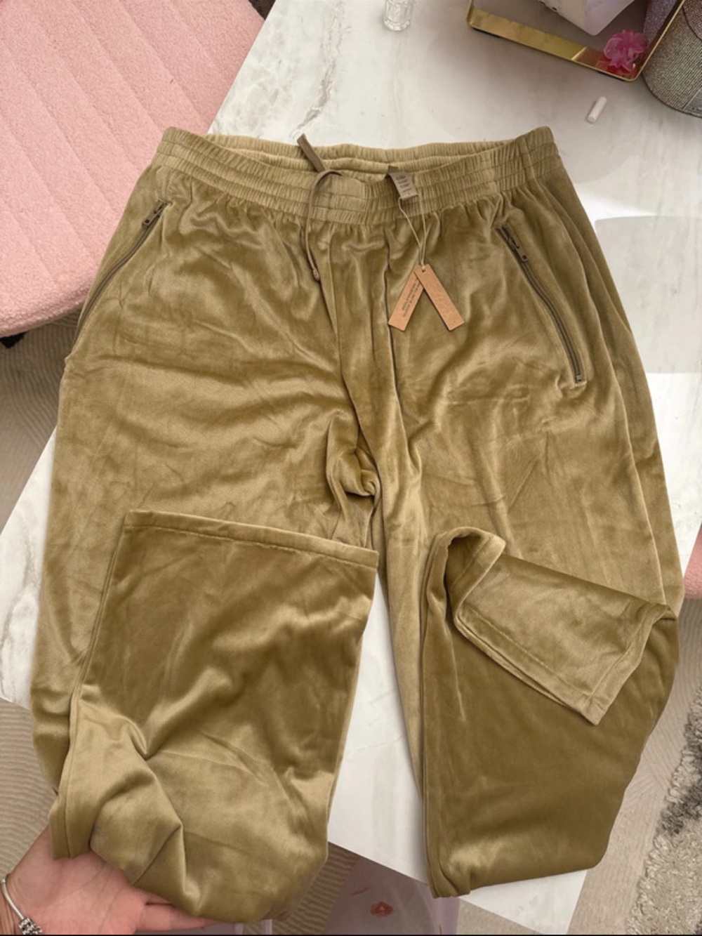 SKIMS Women's Straight Leg Velour Jogger Pants in Olive